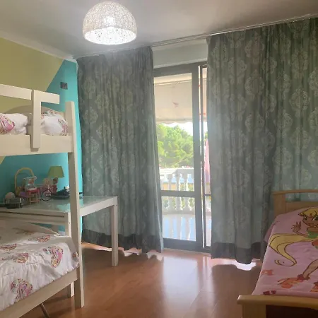 Sara's Ferienhaus Velipojë